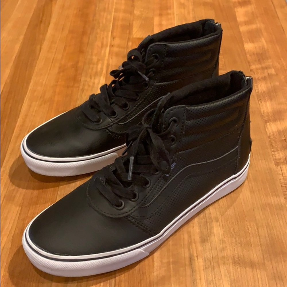 Women’s Vans size 8